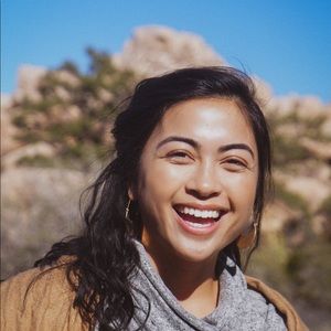 Meet your Posher, Caitlin